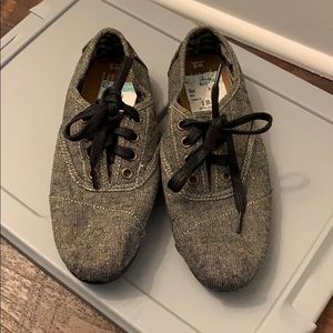 Toms black with gold sparkles size 6